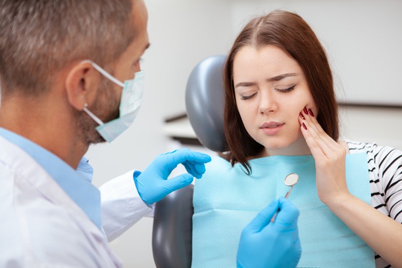 patient visiting emergency dentist for facial swelling